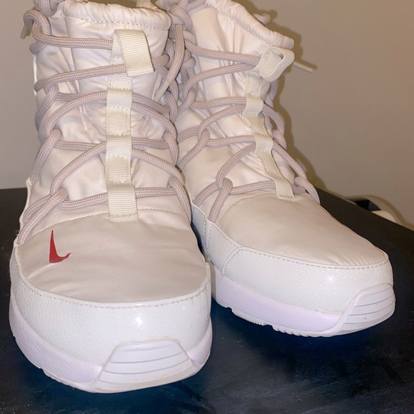 Nike Tanjun High Rise - Picture 7 of 11